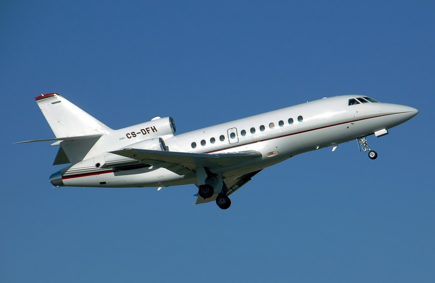 Falcon 900